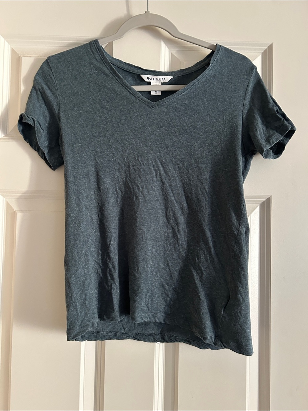 Athleta getaway linen blend v neck tee XS